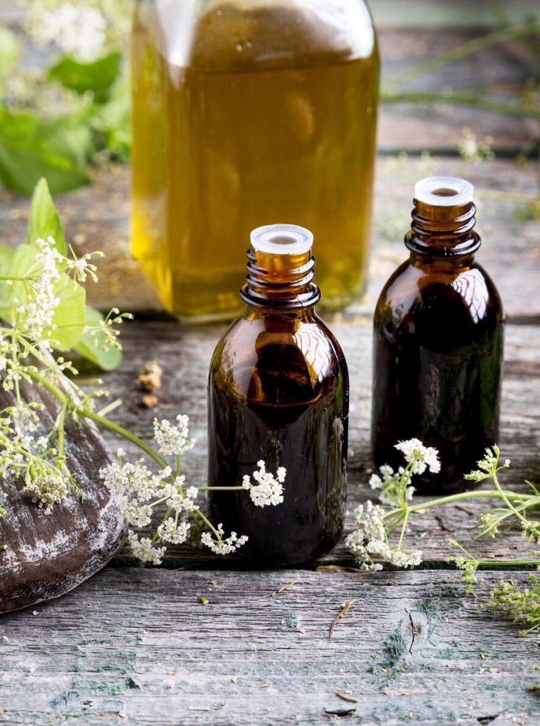 alto-angulo-concepto-medicina-natural_23-2148579413 alto-angulo-concepto-medicina-natural_23-2148579413